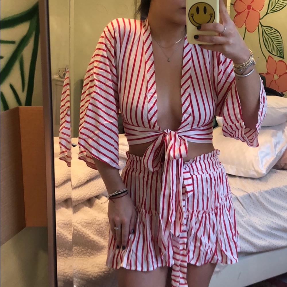 Red and white set